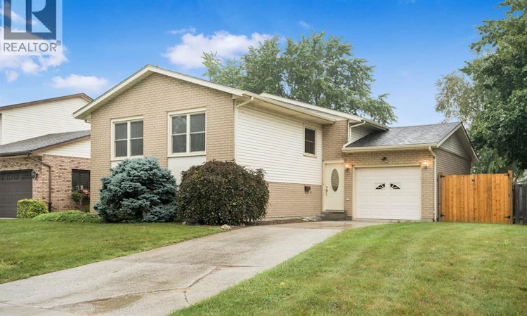 15 Monarch Drive
