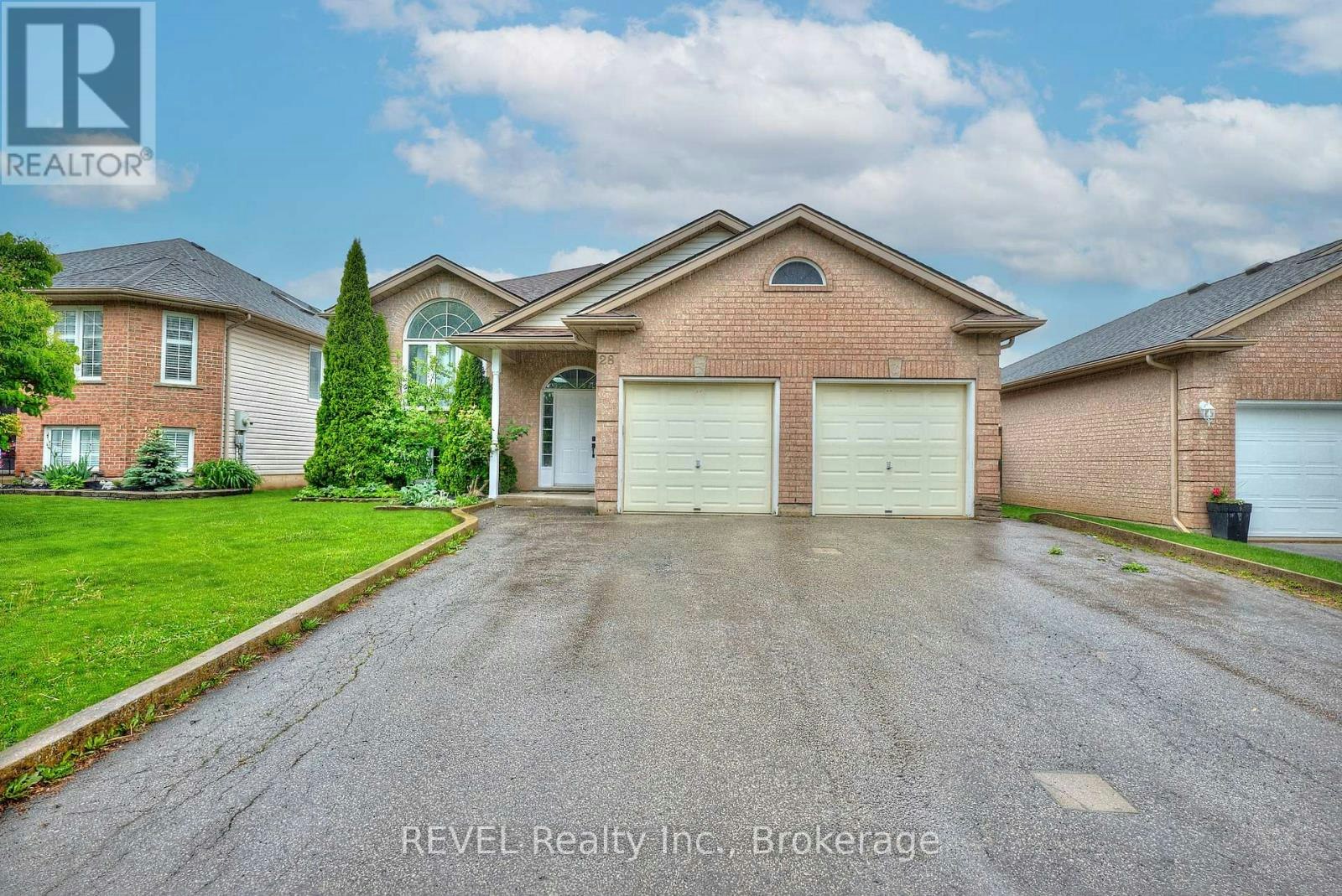 28 Quaker Road, Welland, ON, L3C 7K7