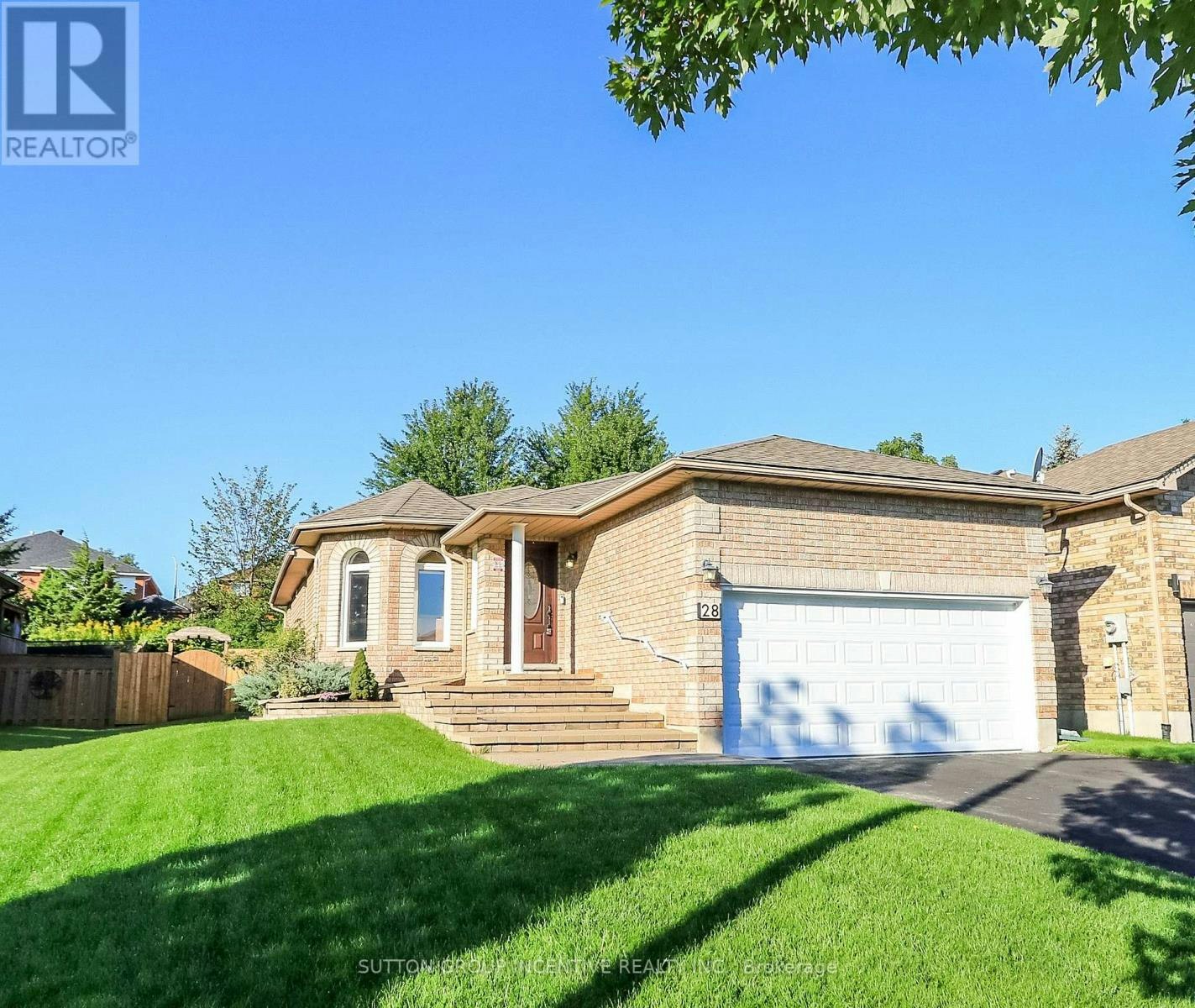 28 Brookfield Crescent, Barrie, ON, L4N 9R6