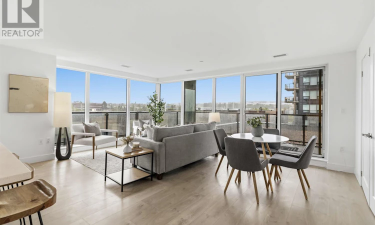 304-72 Seapoint Road