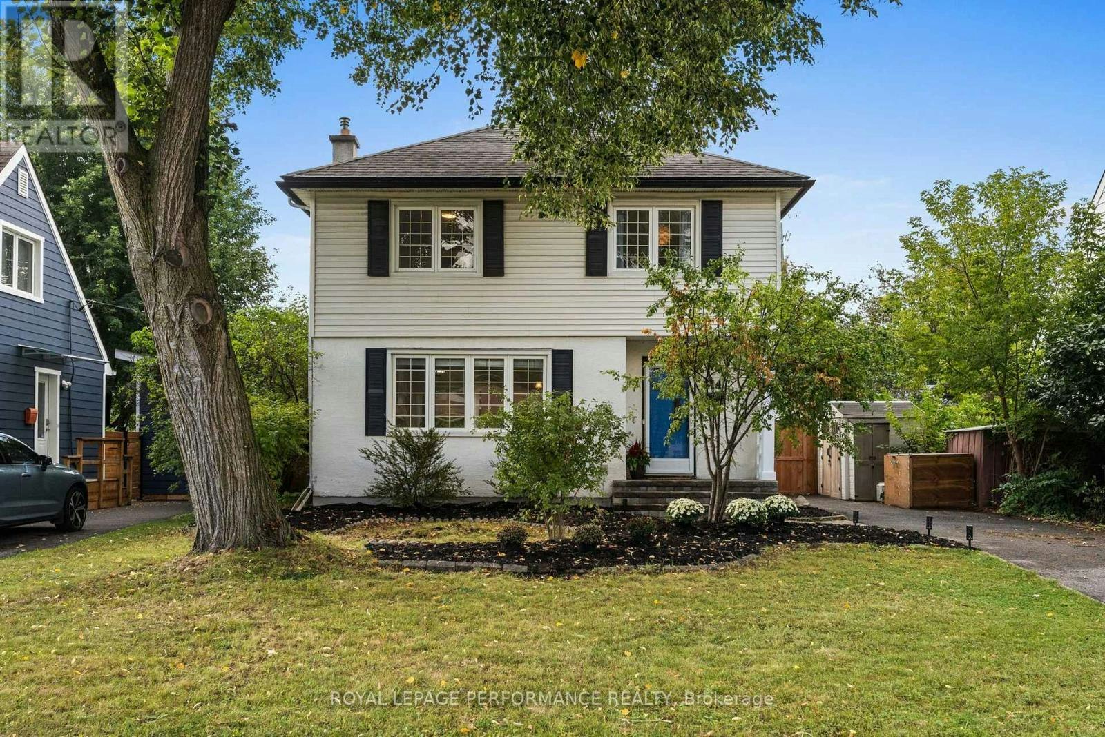 814 Raglan Avenue, Ottawa, ON, K1G 1M4