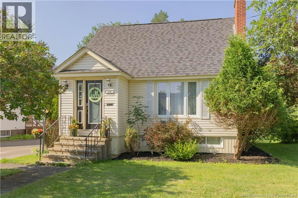 748 Athlone Street, Fredericton, NB, E3A 3A9