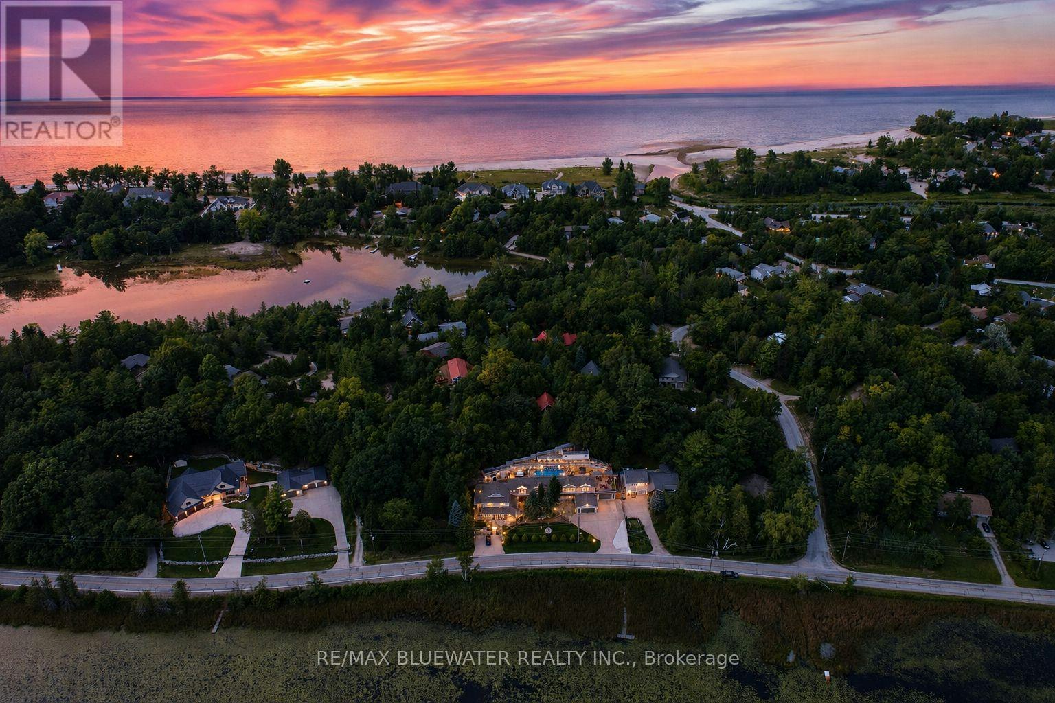 7196 Outer Drive, Lambton Shores, ON, N0M 2L0