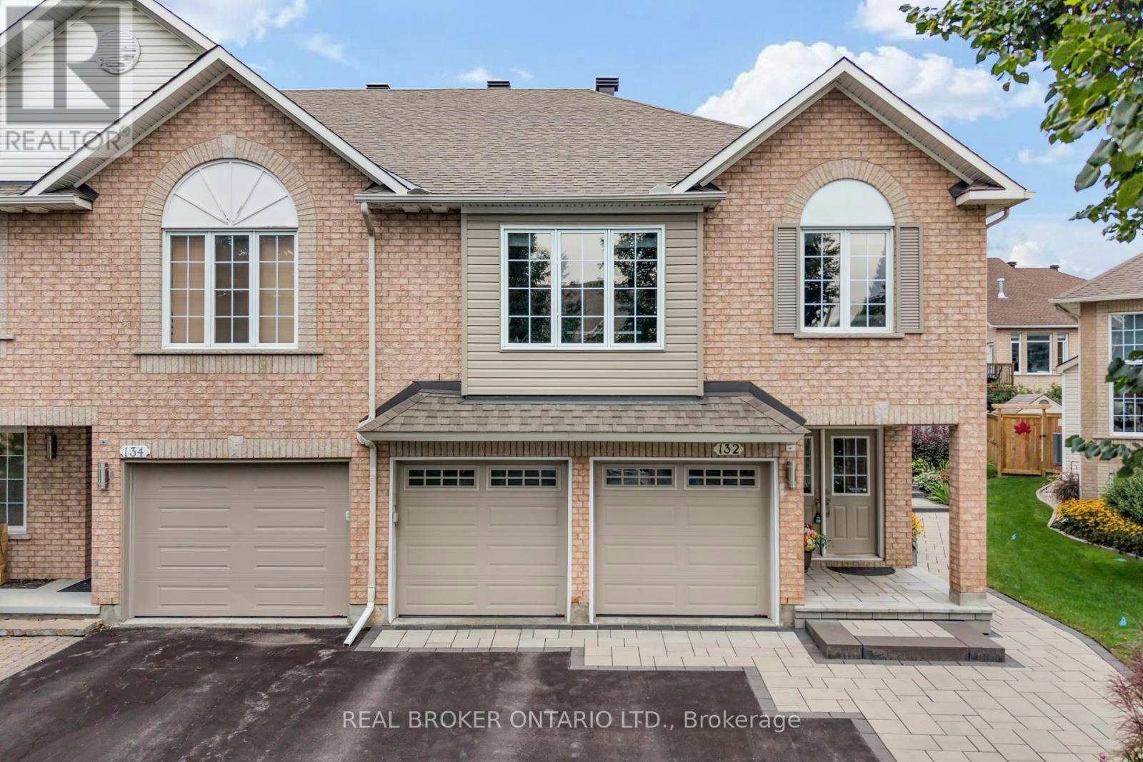 132 Macassa Circle, Ottawa, ON, K2T 1J9