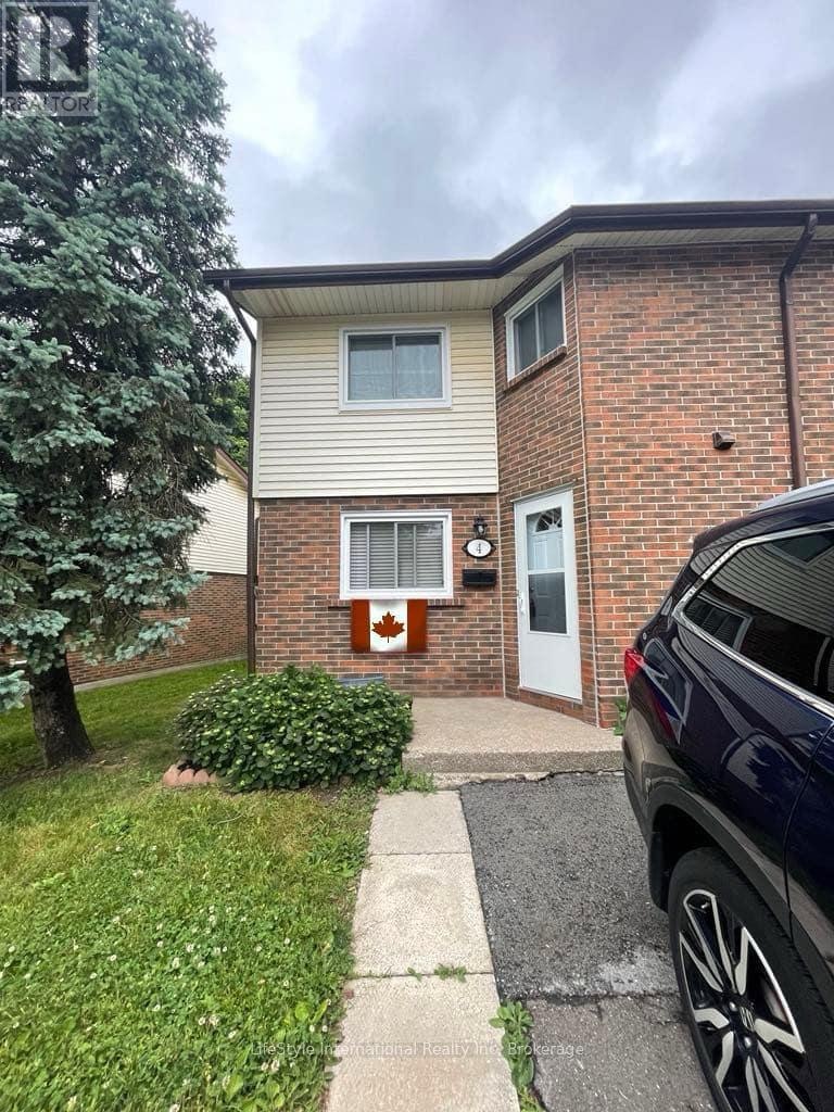 4-5982 Dunn Street, Niagara Falls, ON, L2G 7J9