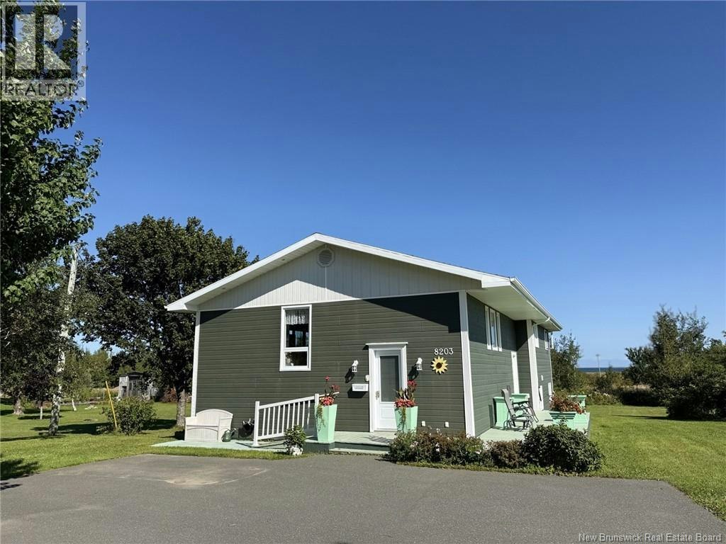 8203 St Paul Rue, Bas-Caraquet, NB, E1W 6C4