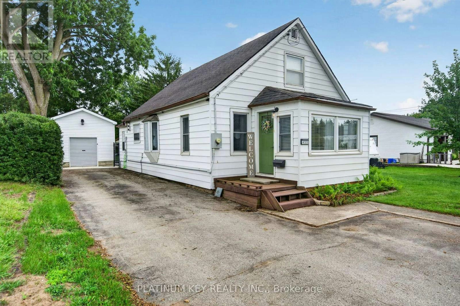 422 Metcalfe Street W, Strathroy, ON, N7G 1N7