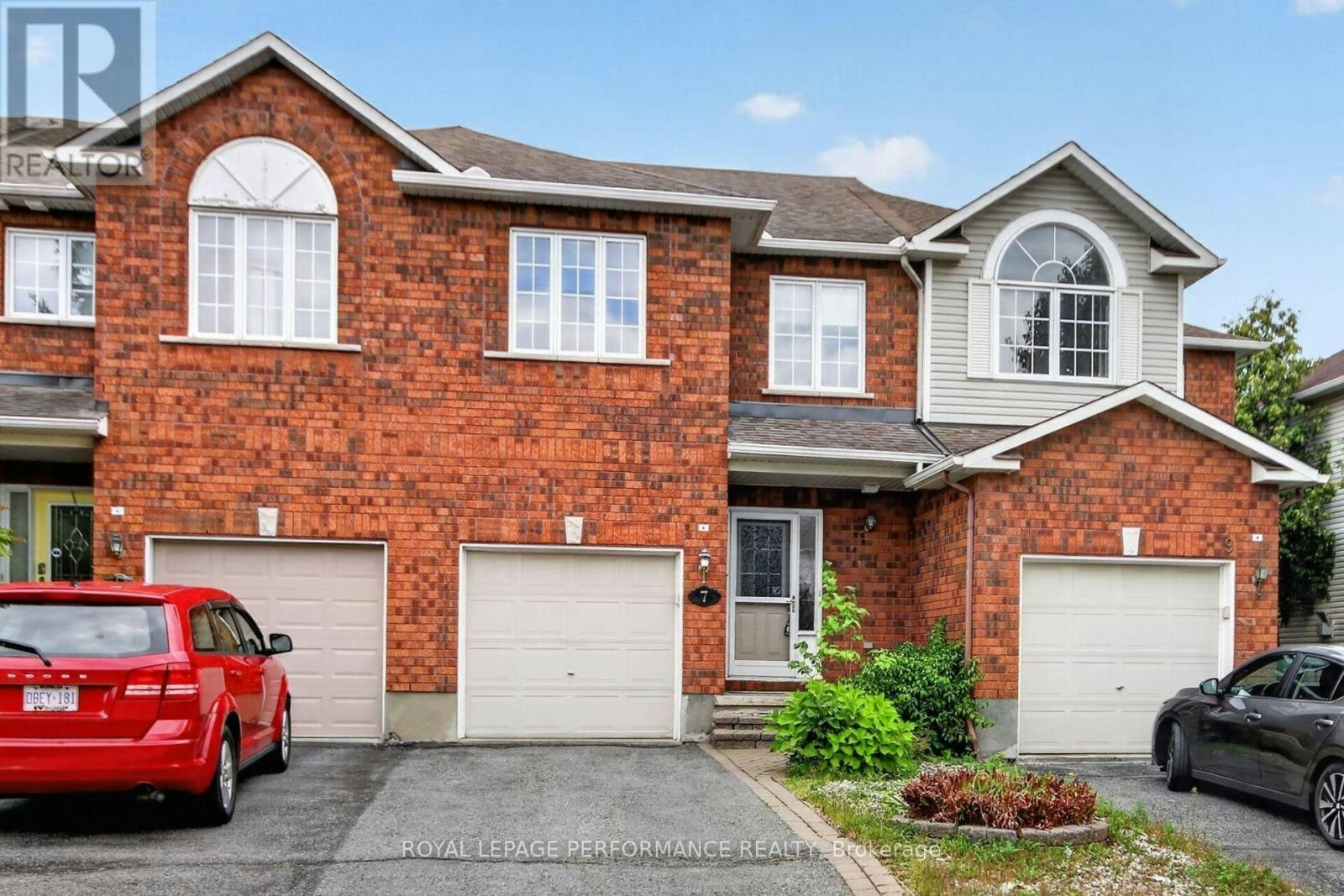 7 Calaveras Avenue, Ottawa, ON, K2J 4Z8
