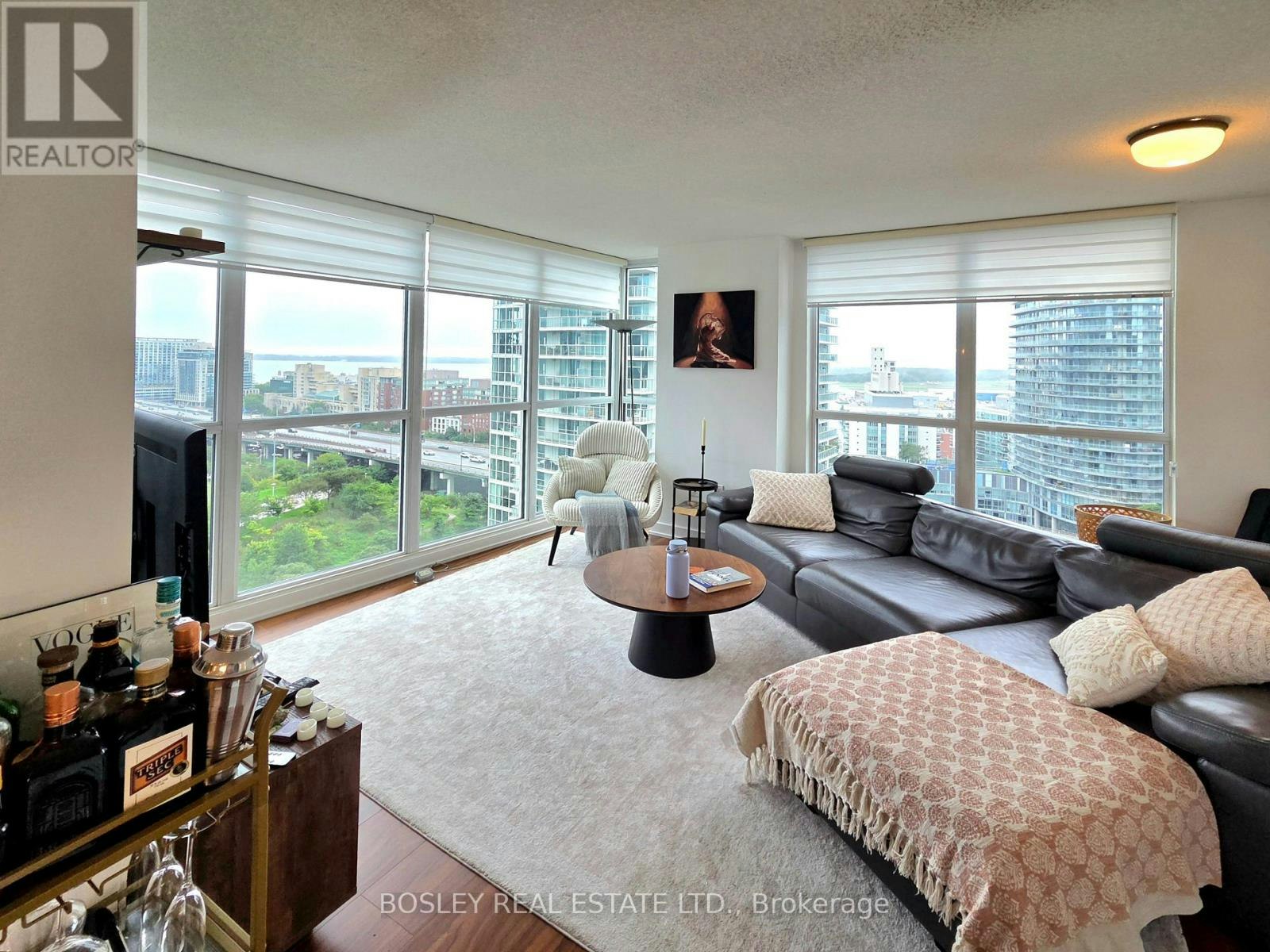 1901-85 Queens Wharf Road, Toronto, ON, M5V 0J9