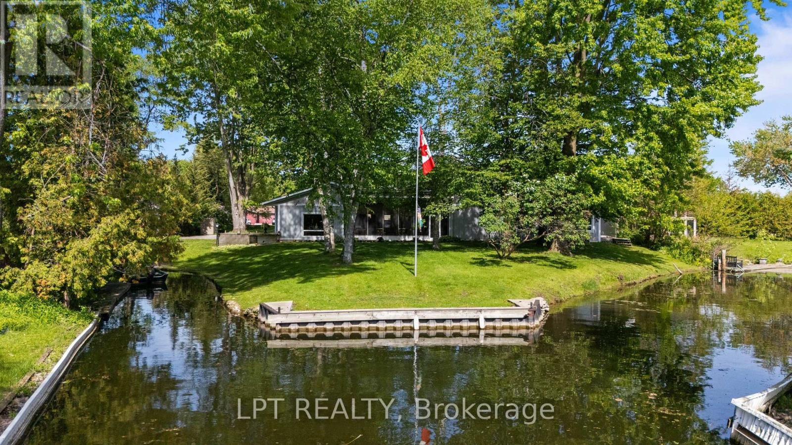 204 The Queensway S, Georgina, ON, L4P 2A6