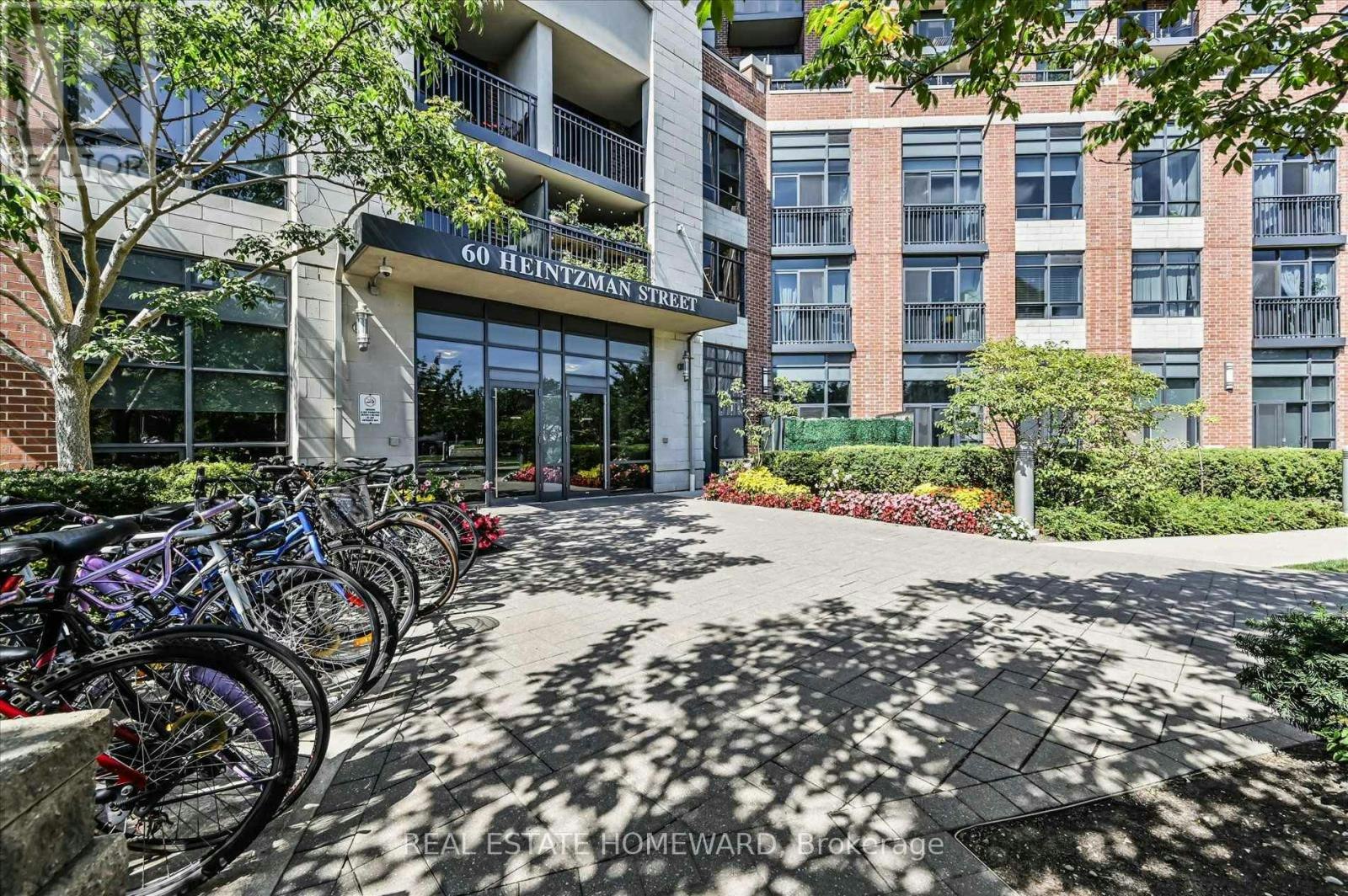 1911-60 Heintzman Street, Toronto, ON, M6P 5A1 - 2