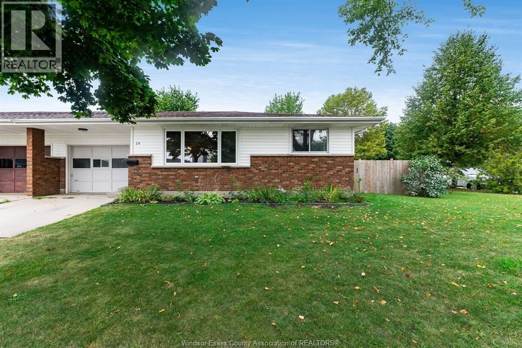 19 Rickway Drive, Leamington, ON, N8H 2M3