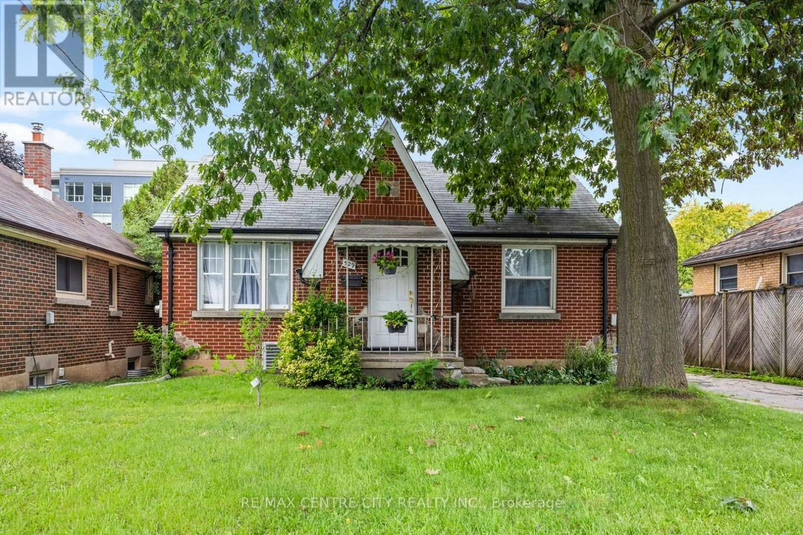 529 Highbury Avenue N, London, ON, N5W 4K6