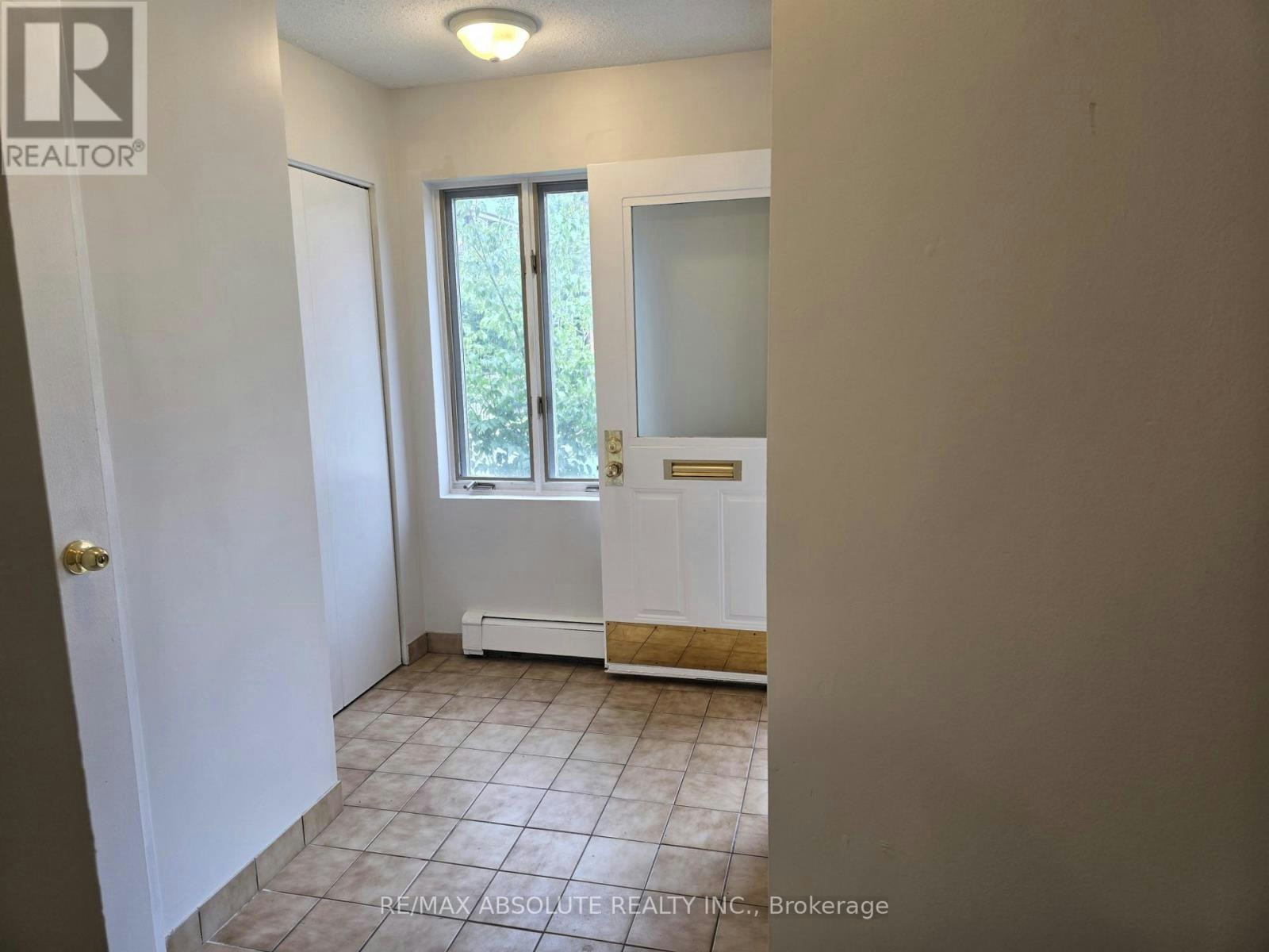 10 Crispin Private, Ottawa, ON, K1K 4H5 - 2