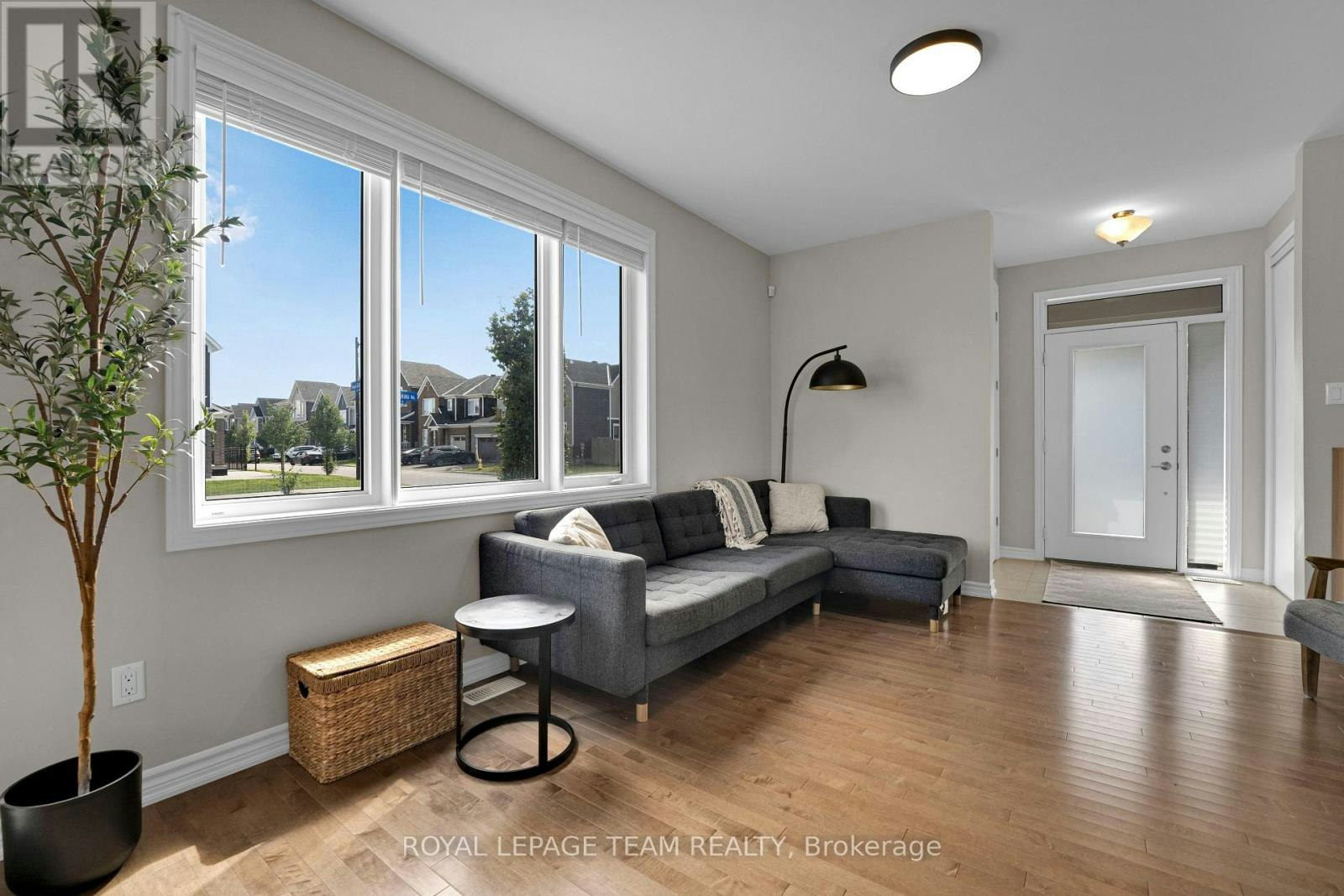 521 Loury Row, Ottawa, ON, K1W 0M7 - 7