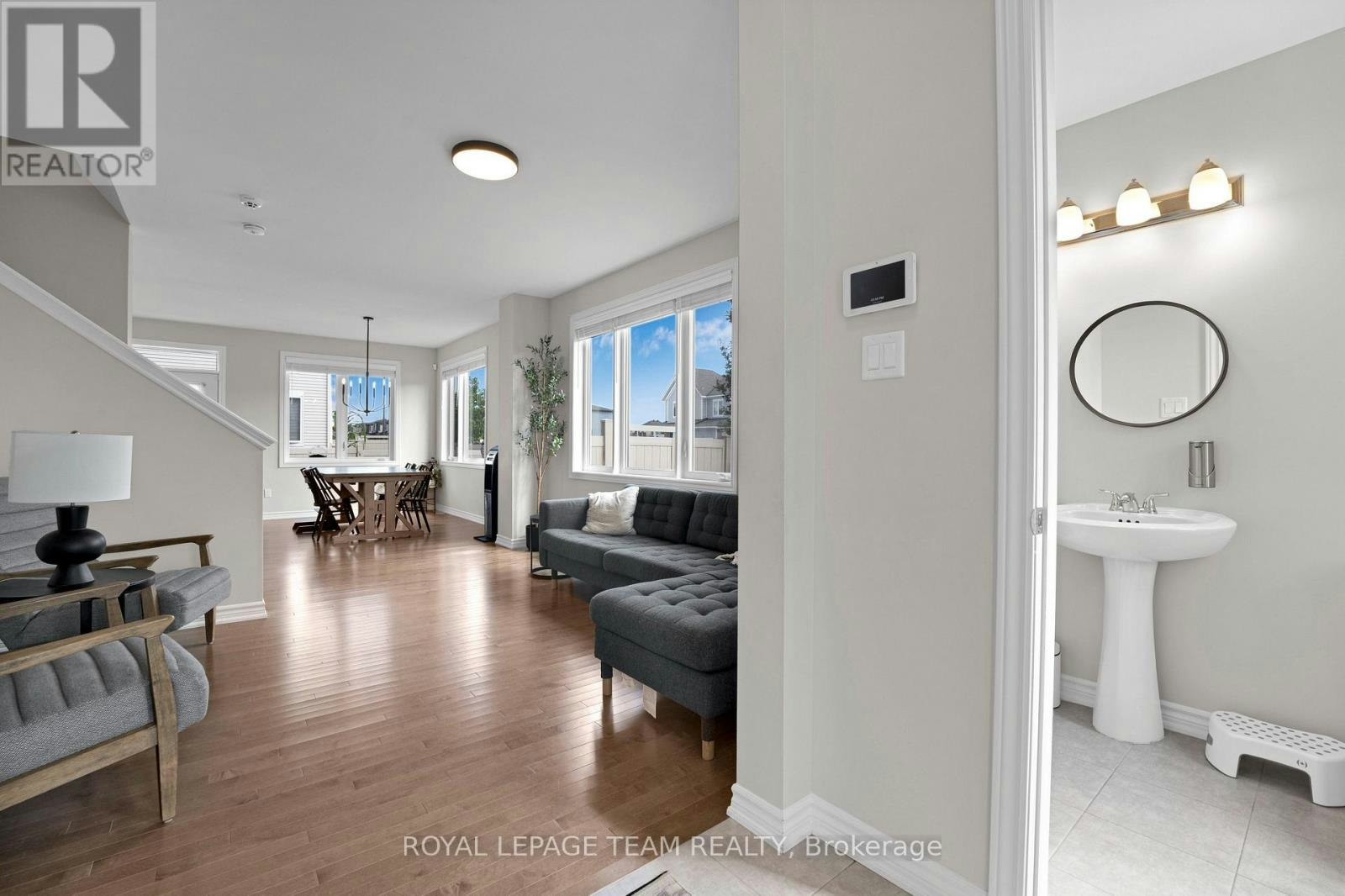 521 Loury Row, Ottawa, ON, K1W 0M7 - 5