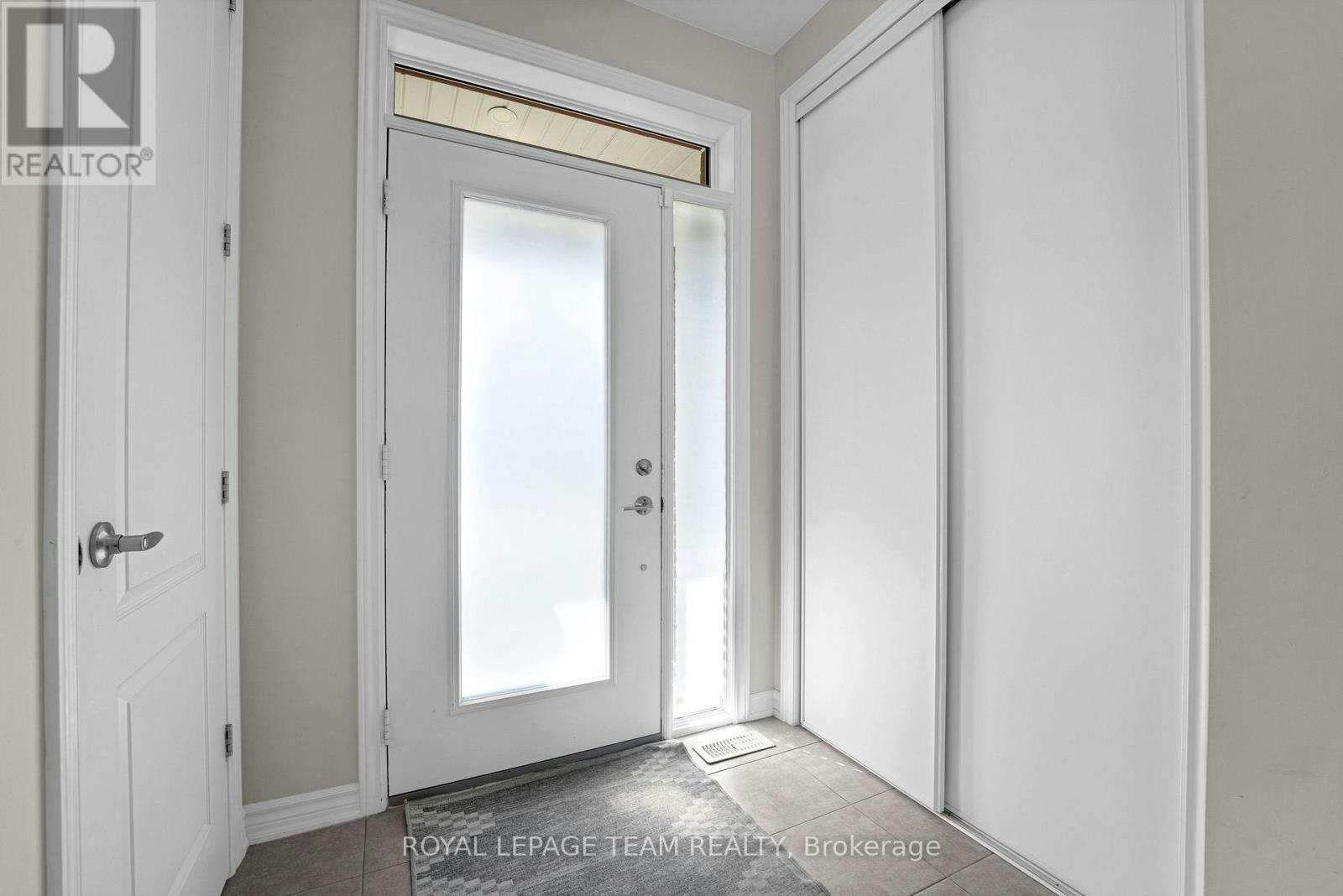 521 Loury Row, Ottawa, ON, K1W 0M7 - 3