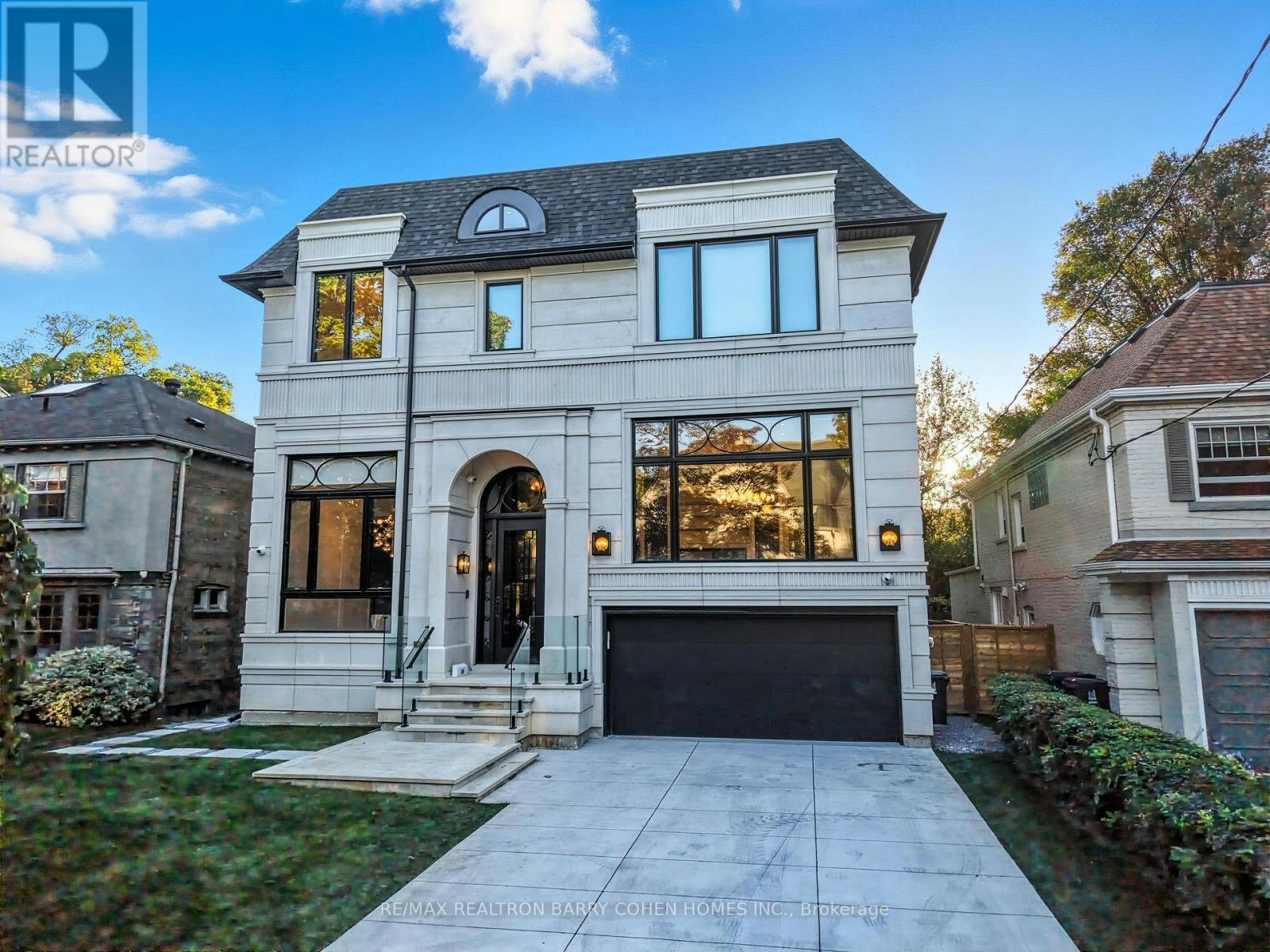 14 Glen Cedar Road, Toronto, ON, M6C 3G1