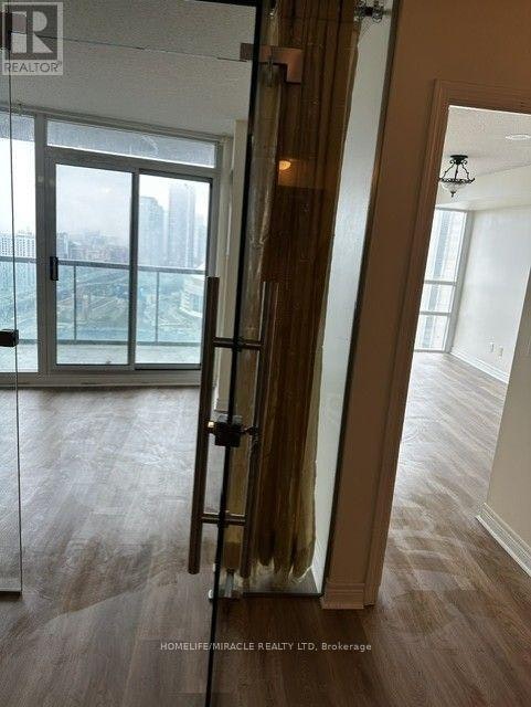 3212-30 Grand Trunk Crescent, Toronto, ON, M5J 3A4 - 6