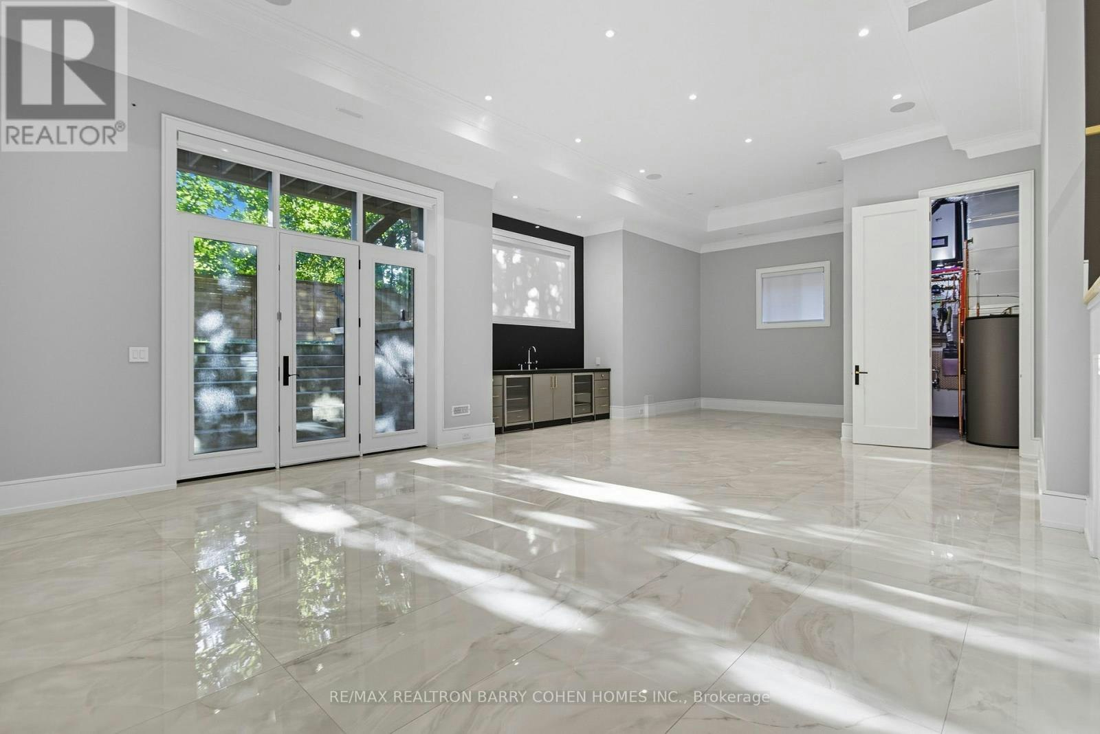 14 Glen Cedar Road, Toronto, ON, M6C 3G1 - 23