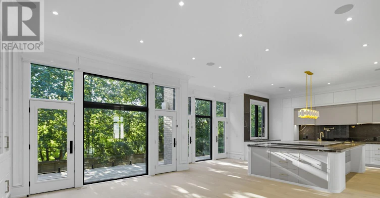 14 Glen Cedar Road, Toronto, ON, M6C 3G1 - 12