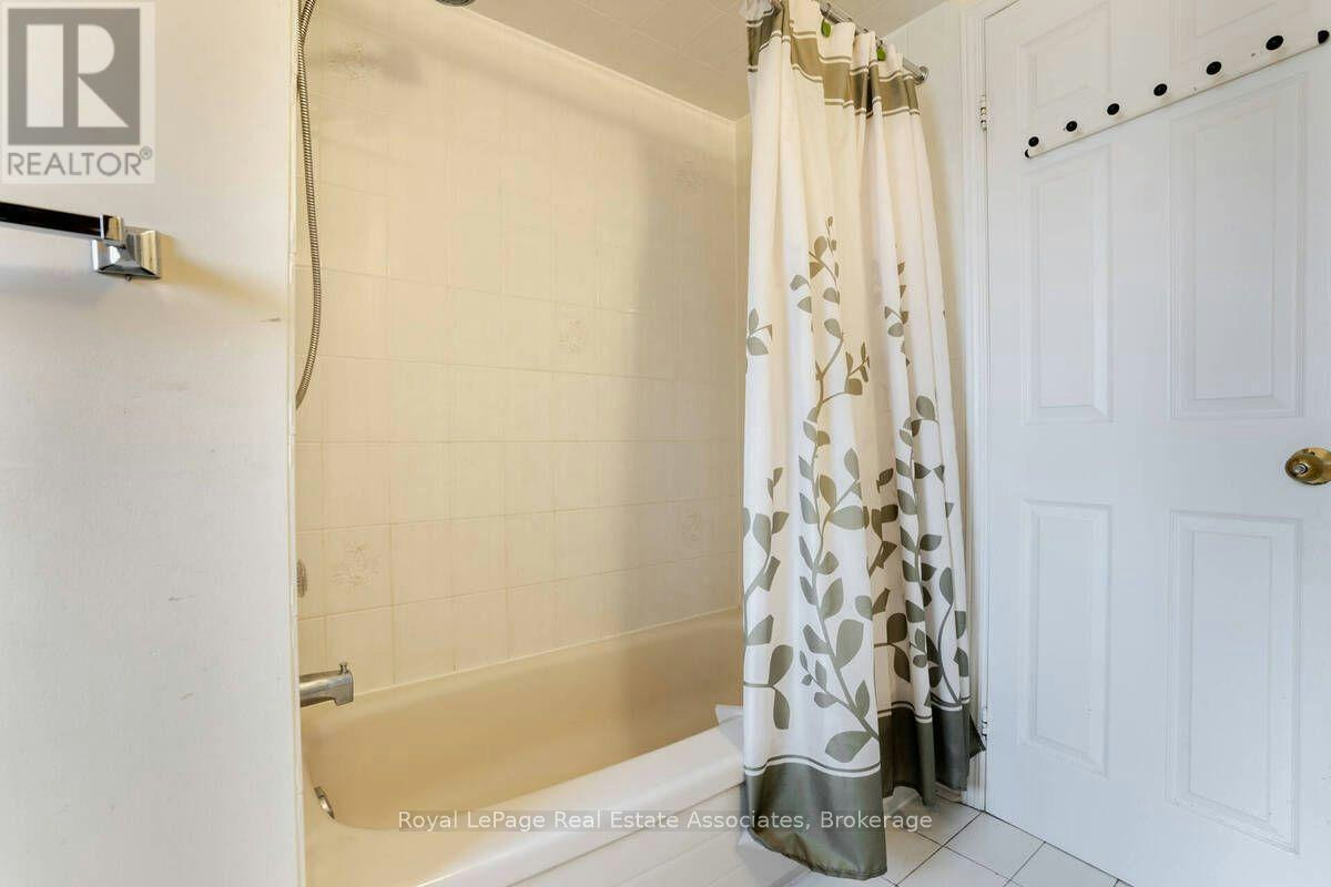 2551 Wynten Way, Oakville, ON, L6J 7K5 - 32