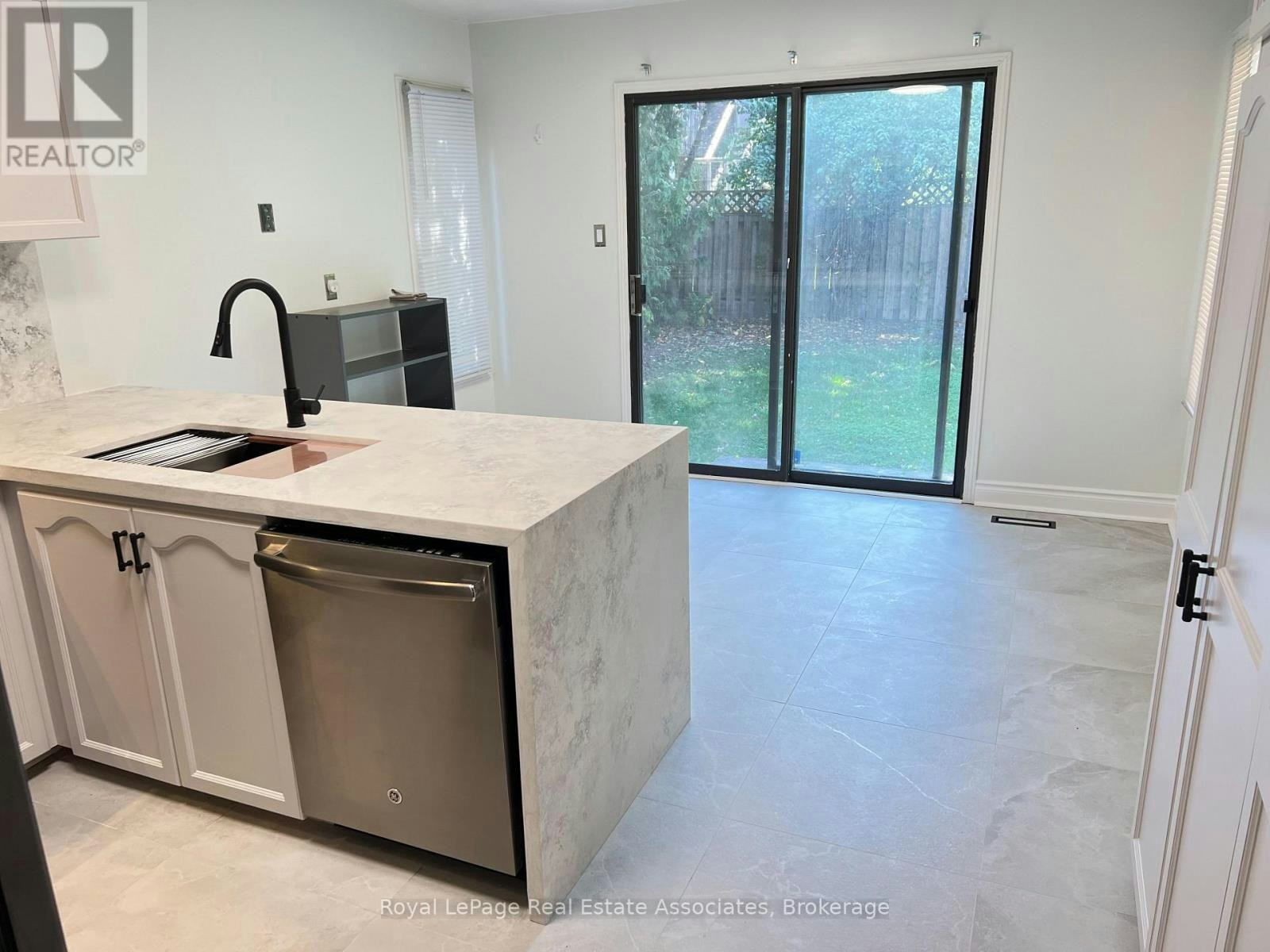 2551 Wynten Way, Oakville, ON, L6J 7K5 - 15