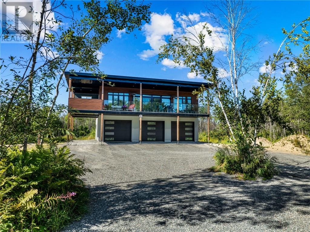 1836 Yorkshire Drive, Greater Sudbury, ON, P3N 1R9