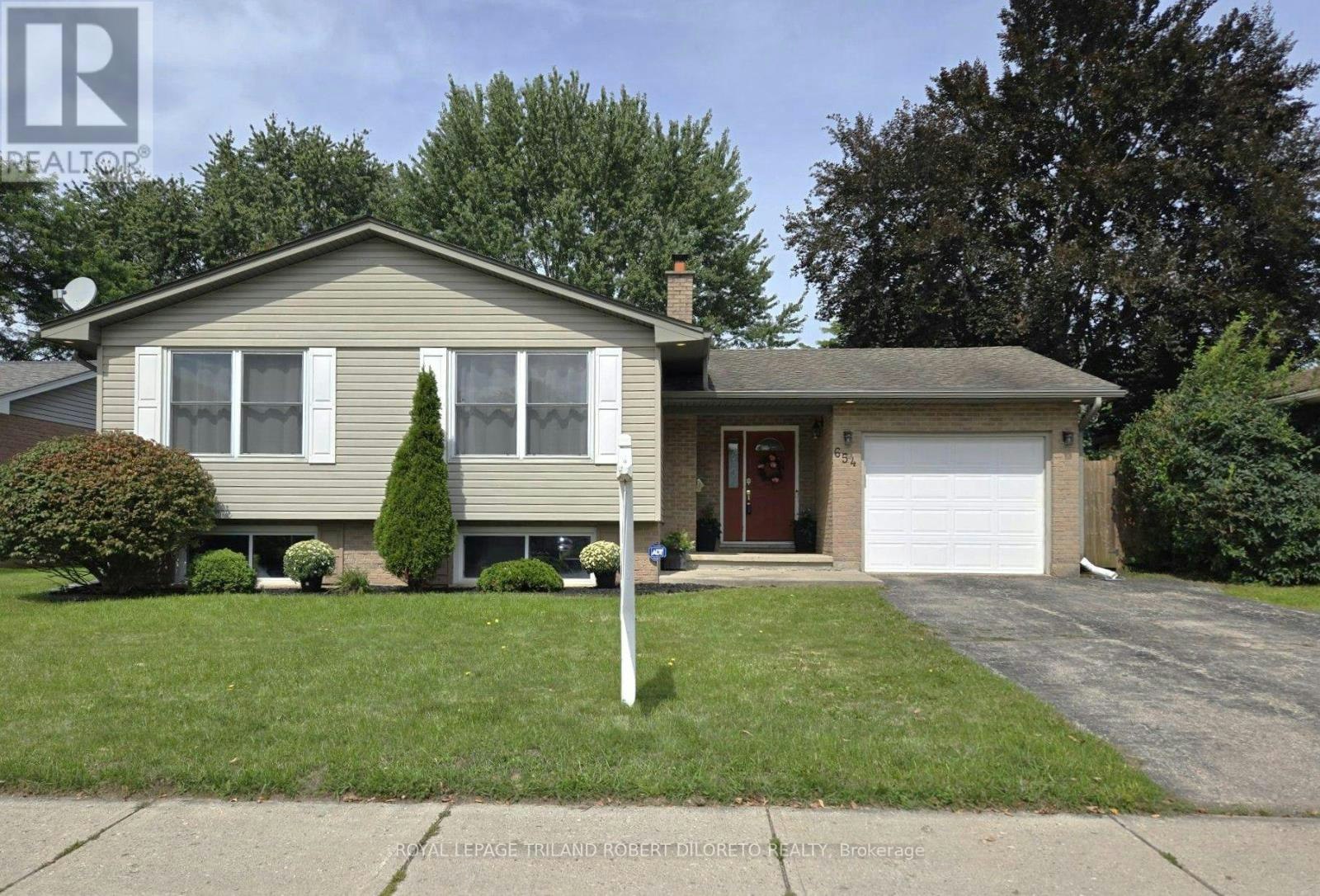 654 Grenfell Drive, London, ON, N5X 2N2