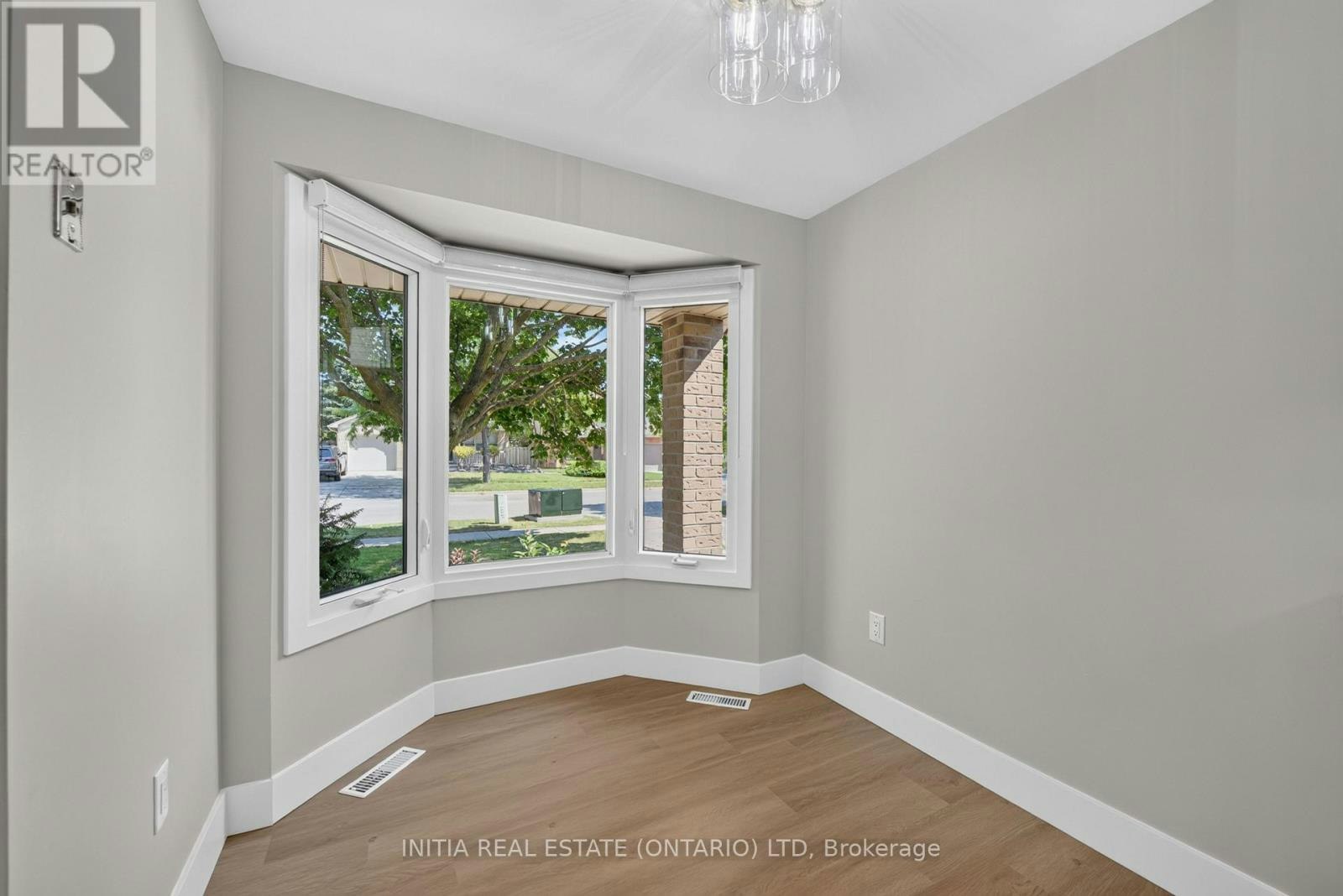 1111 Aldersbrook Road, London, ON, N6G 2X2 - 8