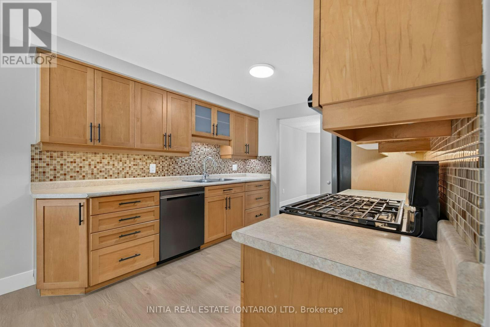 1111 Aldersbrook Road, London, ON, N6G 2X2 - 11