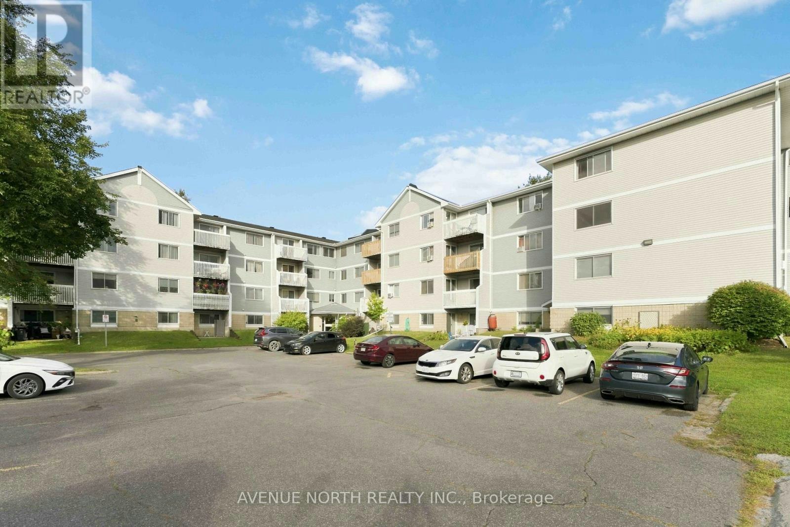 210-212 Viewmount Drive, Ottawa, ON, K2E 7X2