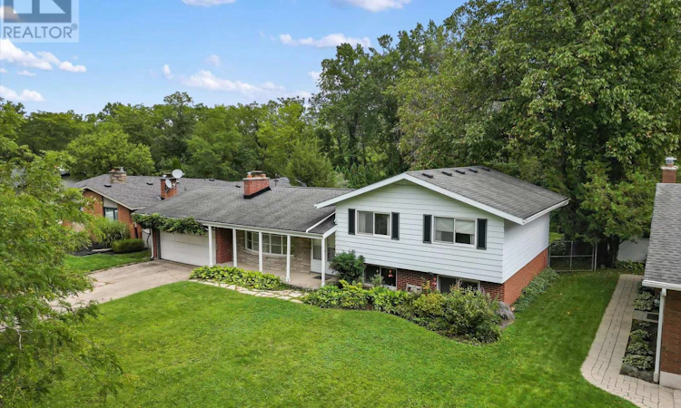 21 Parklane Crescent