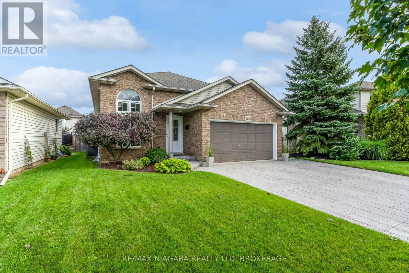 325 Lea Crescent, Welland, ON, L3C 7J8