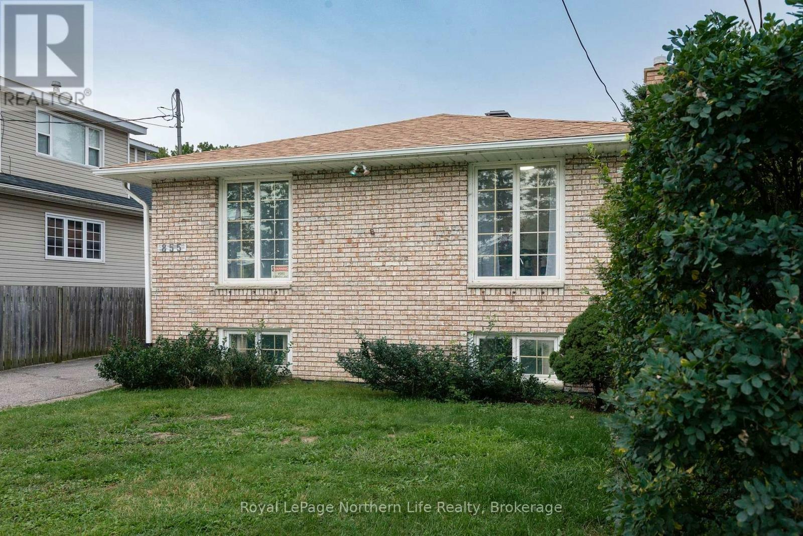 855 Memorial Drive, North Bay, ON, P1A 1X9