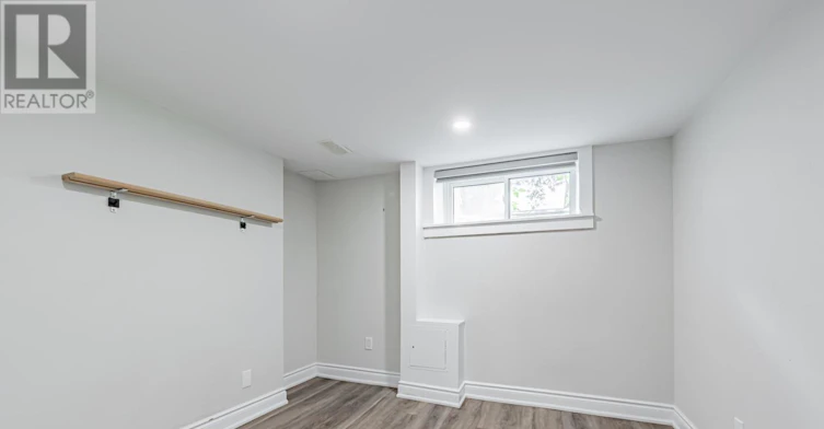 LOWER-68 Fairleigh Crescent, Toronto, ON, M6C 3R9 - 9