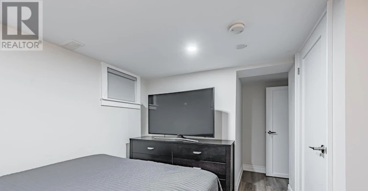 LOWER-68 Fairleigh Crescent, Toronto, ON, M6C 3R9 - 16