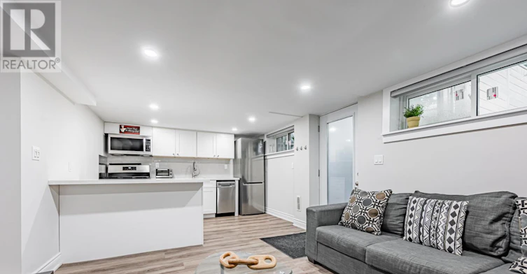 LOWER-68 Fairleigh Crescent, Toronto, ON, M6C 3R9 - 4