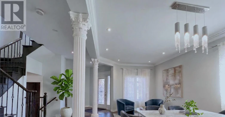 23 Eagle Peak Drive, Richmond Hill, ON, L4S 2W3 - 2