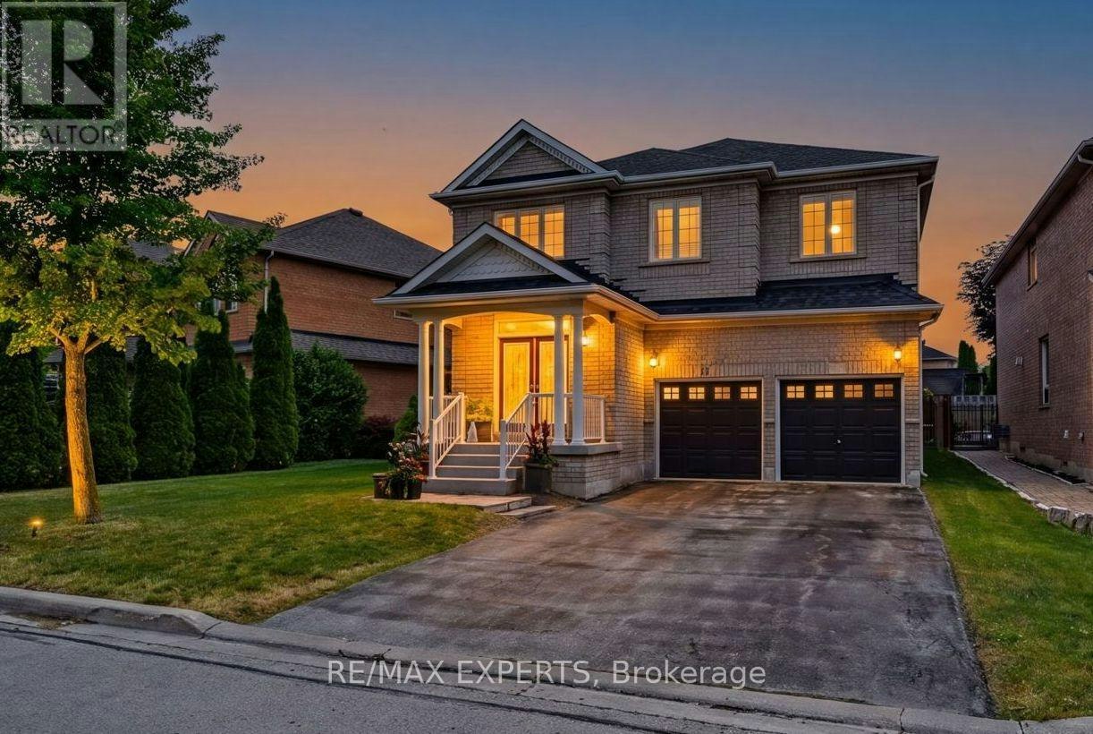 15 Arrowood Crescent, Vaughan, ON, L4H 2R4