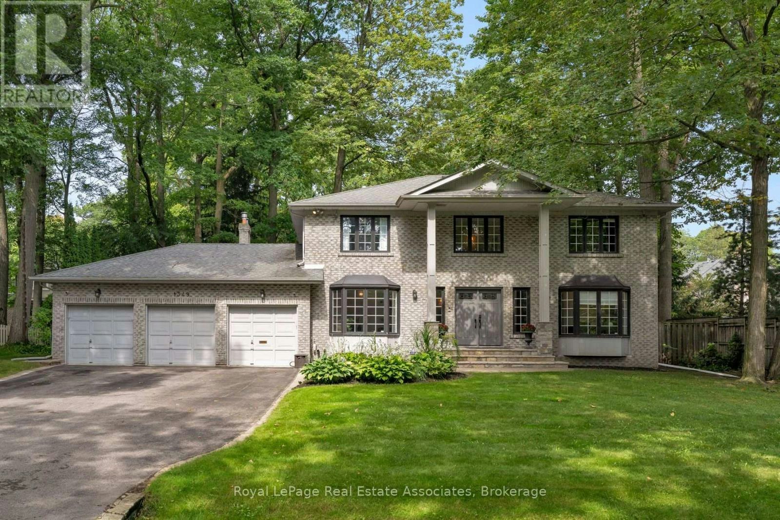1349 Birchwood Heights Drive, Mississauga, ON, L5G 2Y3