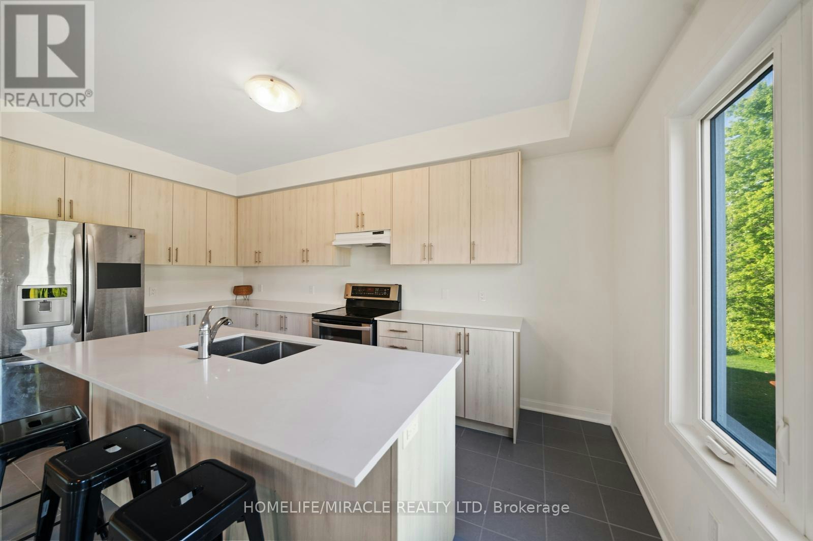 54 Oakmont Drive, Loyalist, ON, K0H 1G0 - 15