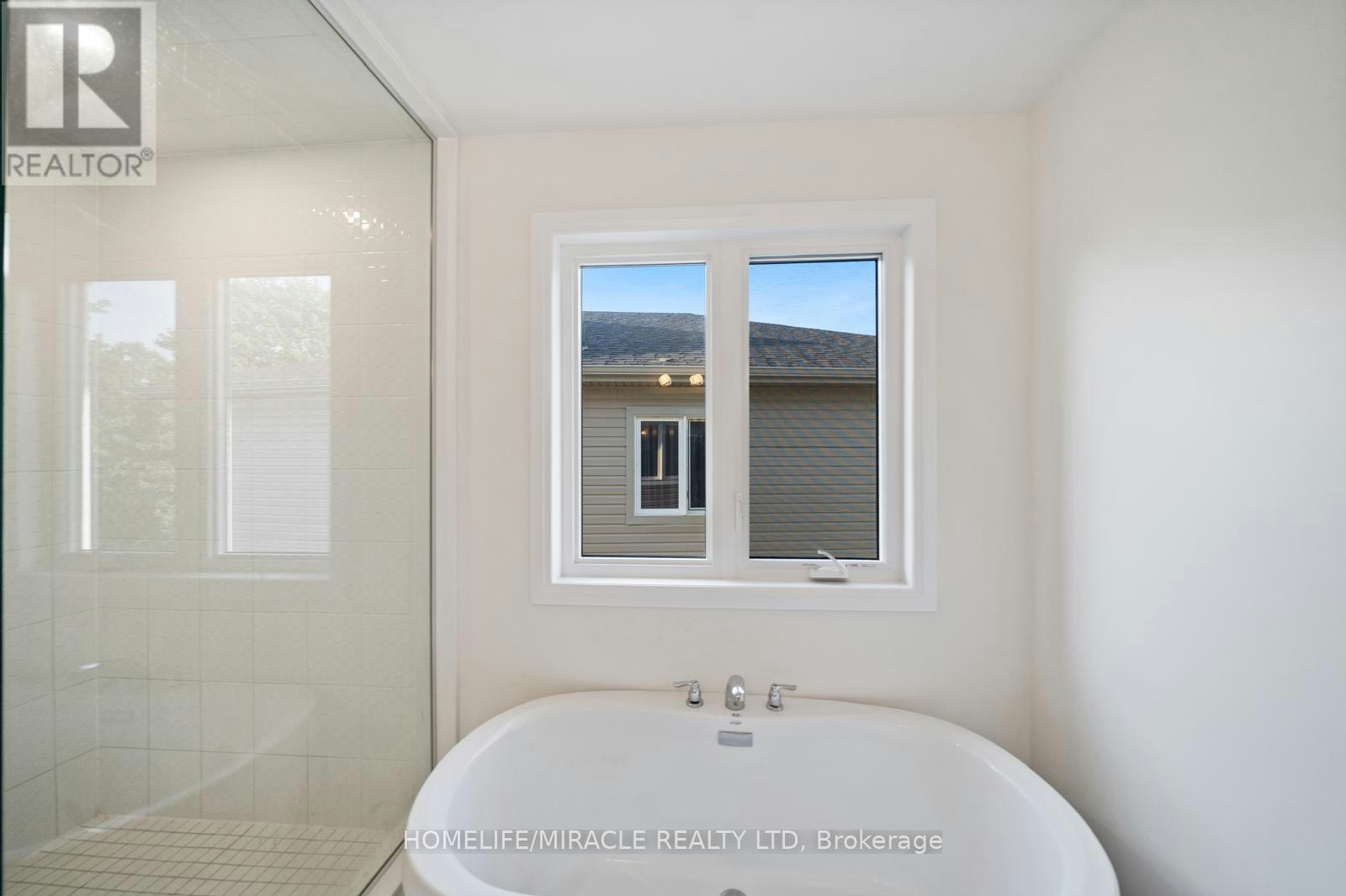 54 Oakmont Drive, Loyalist, ON, K0H 1G0 - 41