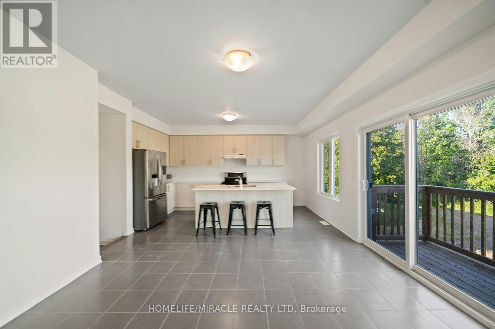 54 Oakmont Drive, Loyalist, ON, K0H 1G0 - 13