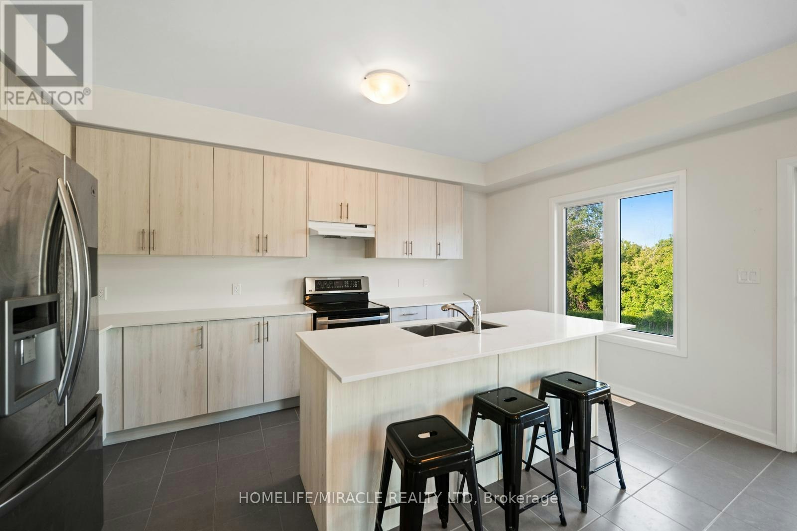 54 Oakmont Drive, Loyalist, ON, K0H 1G0 - 17