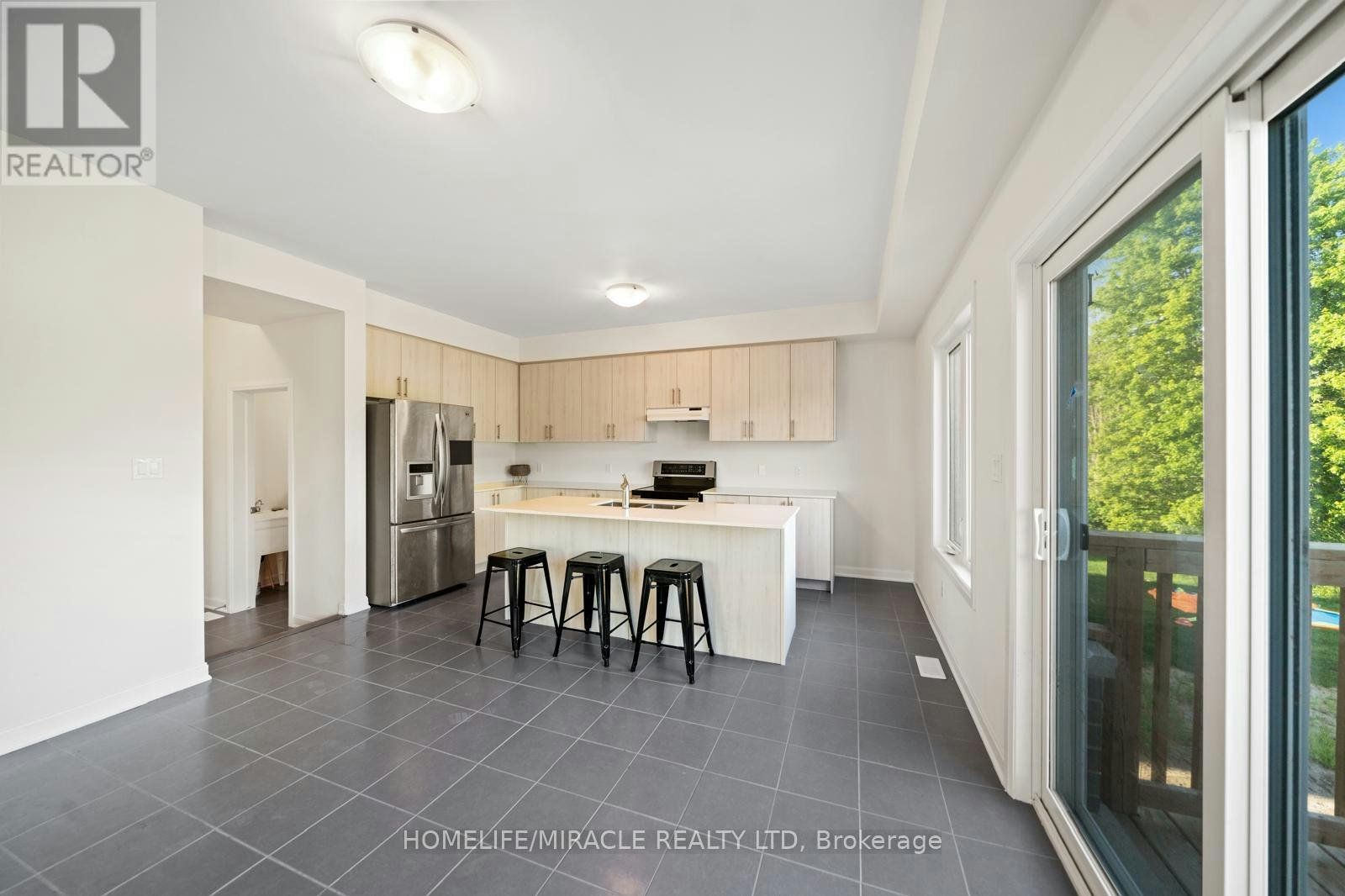54 Oakmont Drive, Loyalist, ON, K0H 1G0 - 14