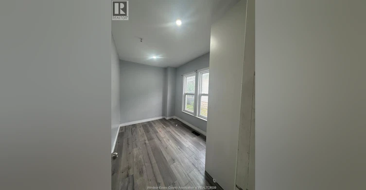 688 Campbell, Windsor, ON, N9B 2H7 - 6