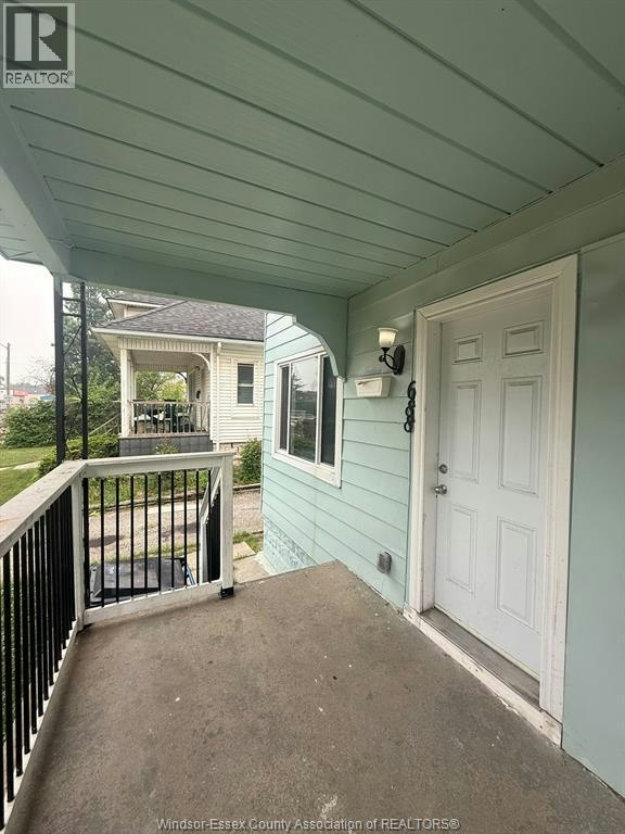 688 Campbell, Windsor, ON, N9B 2H7