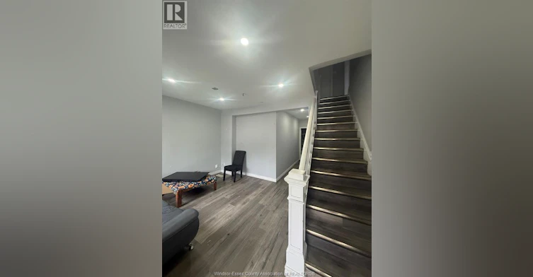 688 Campbell, Windsor, ON, N9B 2H7 - 8