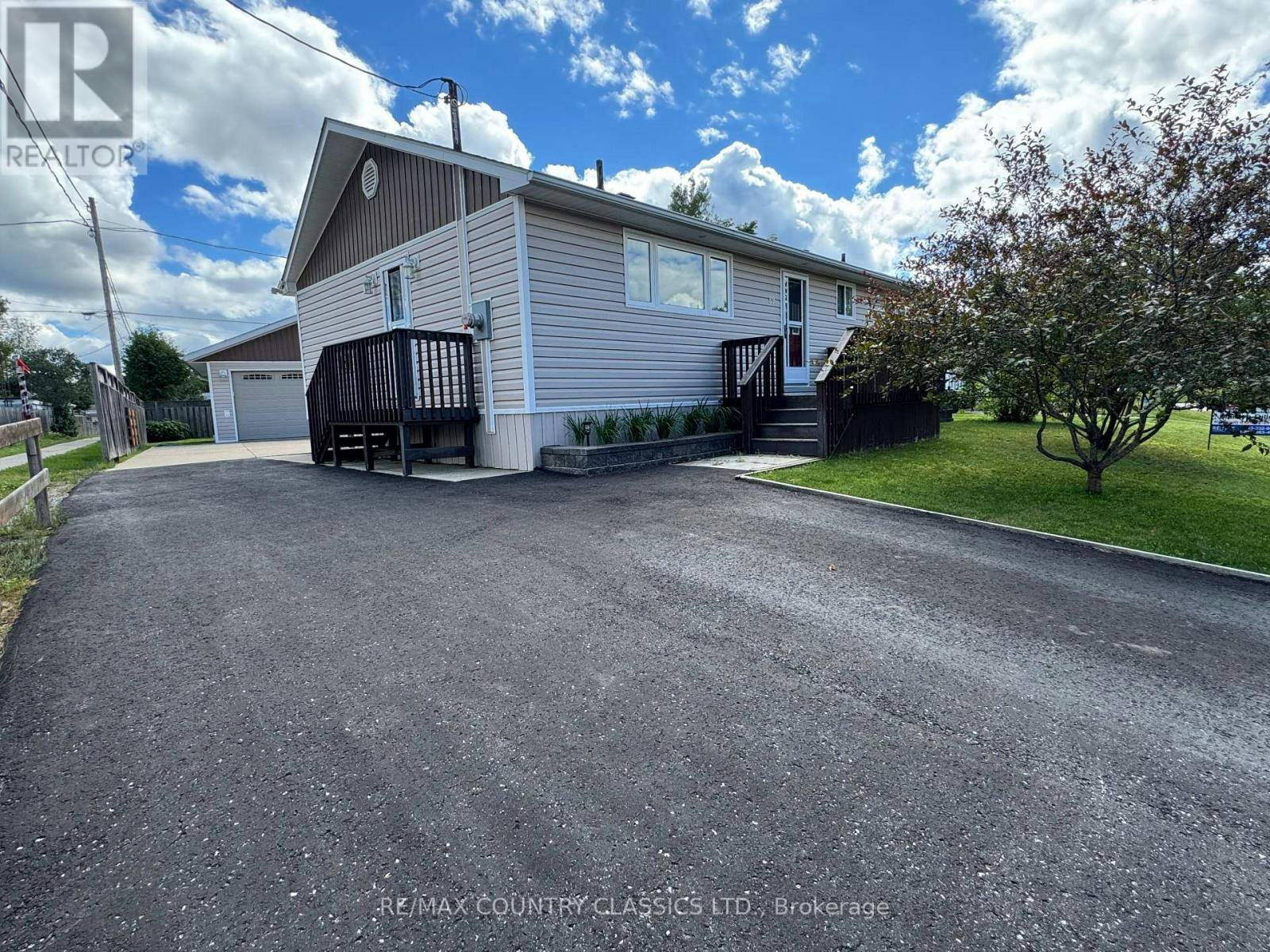 89 Sprucedale Street, Highlands East, ON, K0L 1M0
